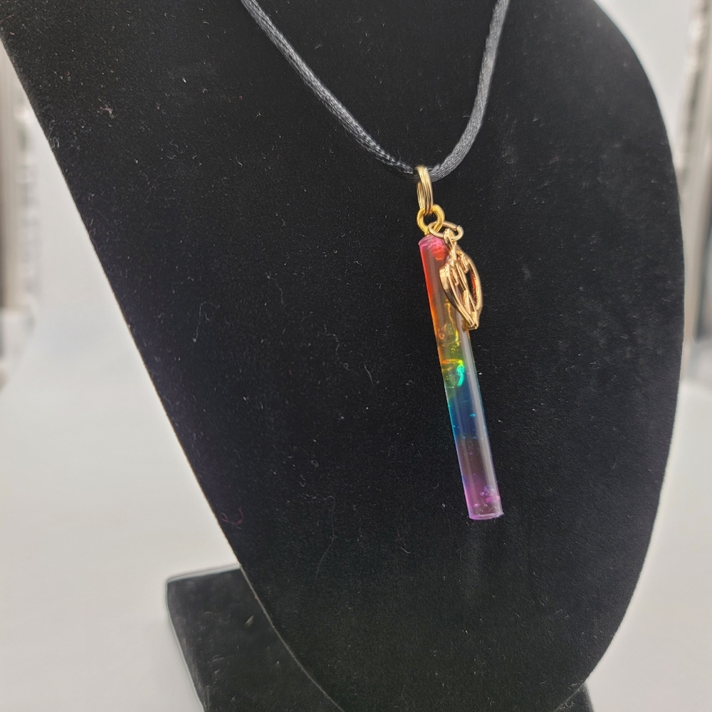 Handmade Rainbow Necklace🌈 - Picture 3 of 10